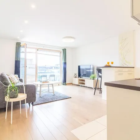 Cohost I Sunny Center Apt, Covered Parking, Balcony & Self Check-in Apartment Kaunas