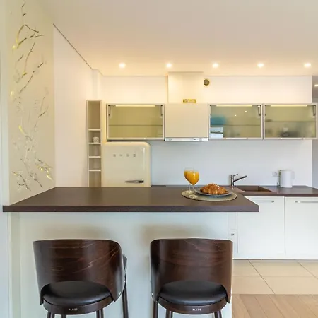 Lägenhet Cohost I Sunny Center Apt, Covered Parking, Balcony & Self Check-in Kaunas