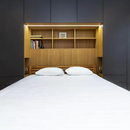 Sunny Center Apt, Covered Parking, Balcony & Self Check-in * Κάουνας