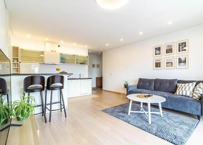 Διαμέρισμα Sunny Center Apt, Covered Parking, Balcony & Self Check-in *