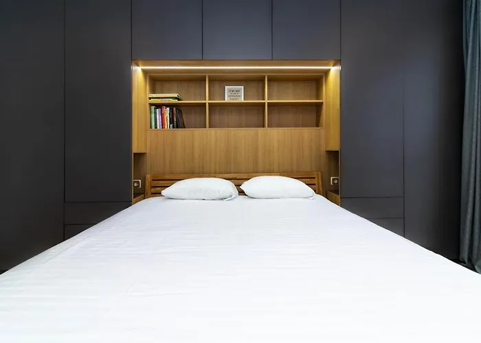 Sunny Center Apt, Covered Parking, Balcony & Self Check-in * Κάουνας